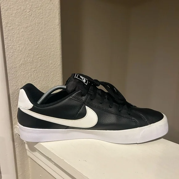 Nike Court Royale BQ4222-002 Black/White Leather Skateboard Sneakers Men 11 - Picture 5 of 9